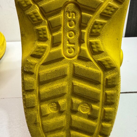 Crocs Unisex Size M7/W9 Yellow Warm Lined Clogs With Sailor Moon Jibbitz Charms - Picture 4 of 7